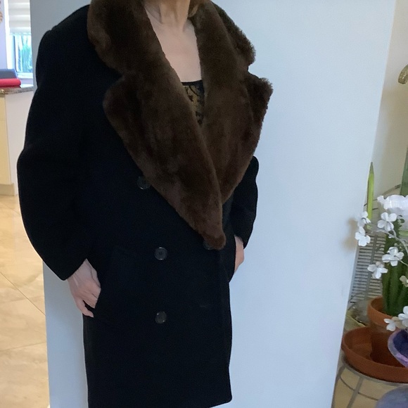 Vintage Calvin Klein Wool and Fur collar coat- sheared beaver collar - Picture 3 of 8